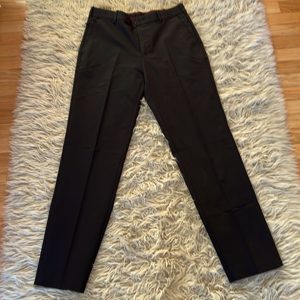 NWOT Izod navy chino trousers 30x32 with side pocket zipper.
